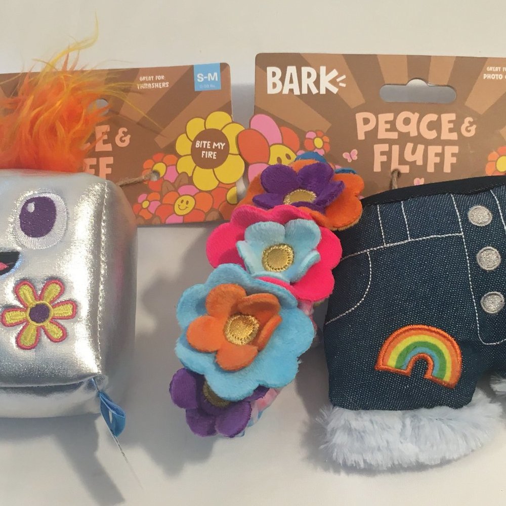 Barkbox Dog Toy Bite My Fire Lighter & Groovy Threads Squeaker & 70s Collar Sz S